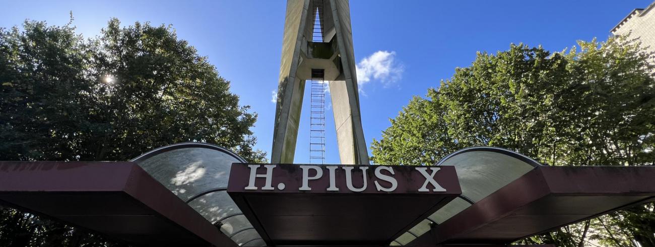 Luifel Pius X-kerk © Dirk Bellens