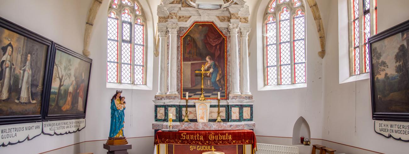 Interieur van de Sint Gudulakapel in Moorsel 