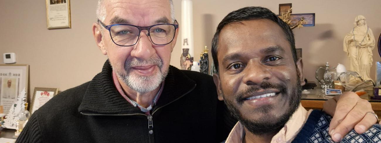 Mgr. Philip Dickmans en onze pastoor Michael 