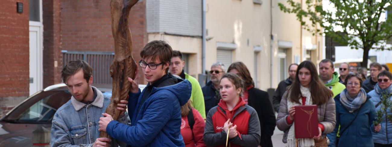 Palmzondag start buiten © parochie Onze-Lieve-Vrouw (Roeselare)
