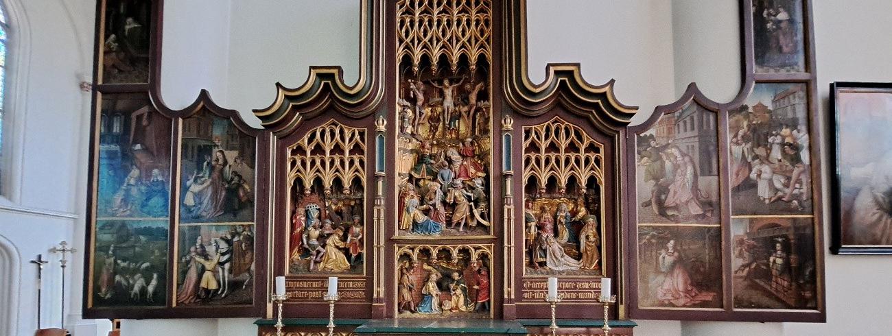 Het Sint-Margaritaretabel in de kerk in Tielen. © Patrick Van Looy