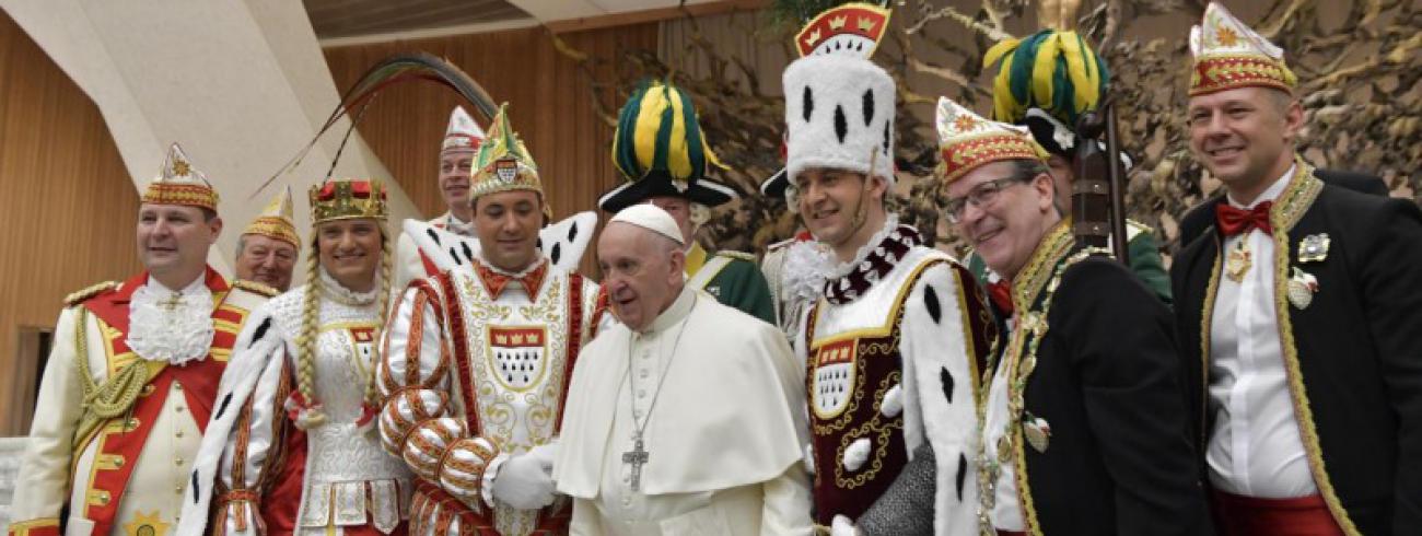 Carnavalisten bij paus Franciscus © Vaticaan Media