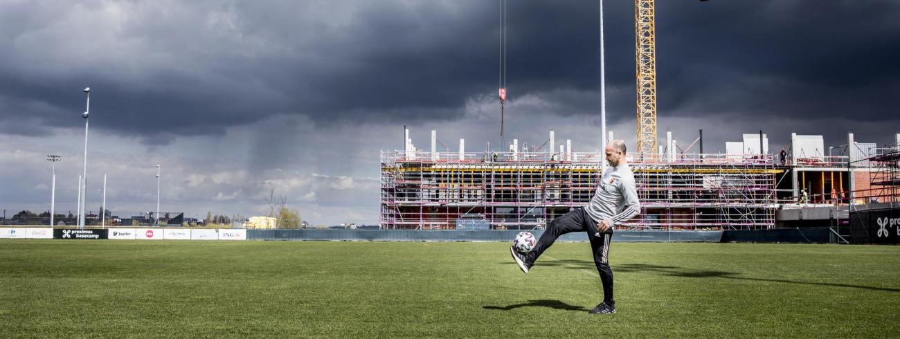 Roberto Martinez op het oefenveld van De Rode Duivels © Emy Elleboog