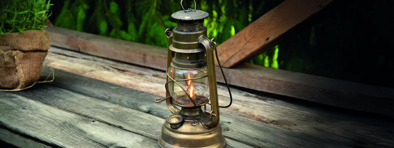 Kerosene lamp © Pixabay