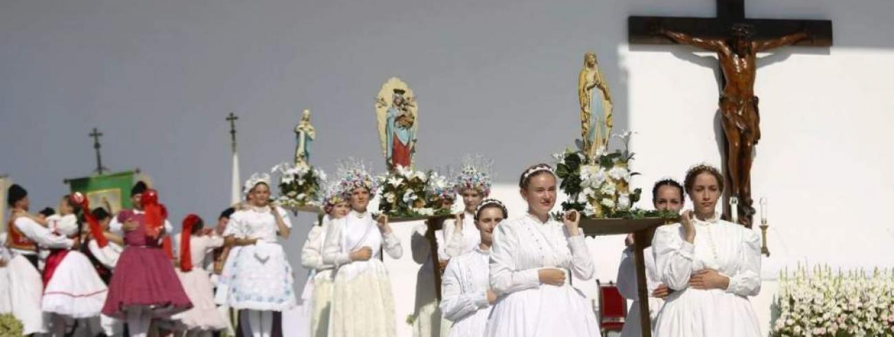 Kleurrijke opening van het Eucharistisch Congres © iec2020