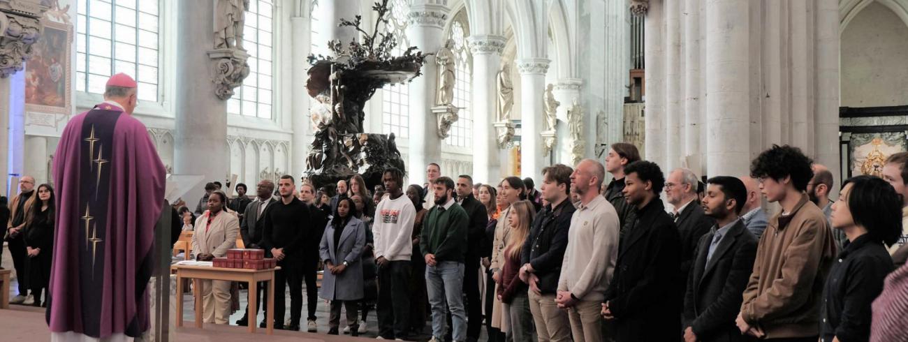 Samen op weg met onze doopleerlingen en kandidaten voor het volwassenvormsel. 
