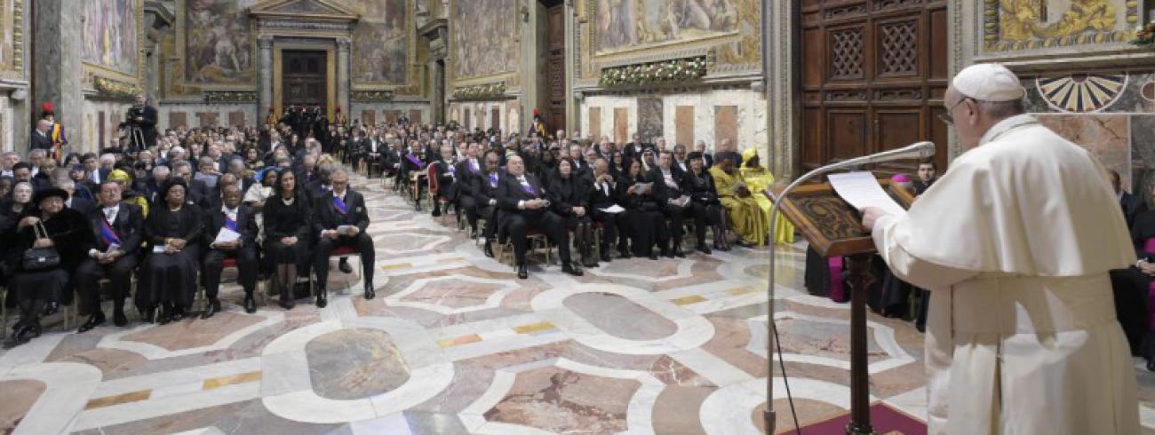 Paus tot de diplomaten: nood aan dialoog en terughoudendheid © Vatican Media