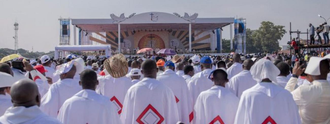 Honderden priesters vierden mee eucharistie volgens de Congolese ritus © Vatican Media