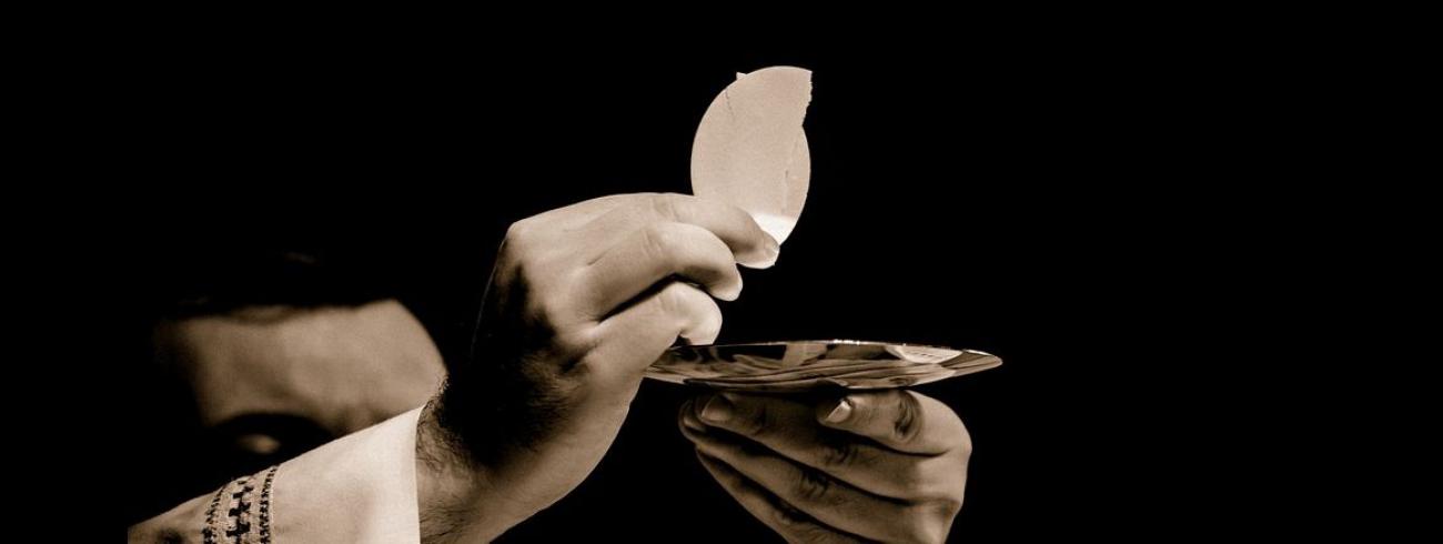 Eucharistieviering © Robert Cheaib, Pixabay