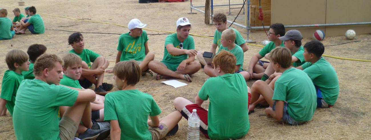 Bezinning op kamp van chirojongens Rooierheide 