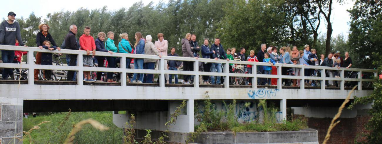 Toeschouwers bij de vlottentocht © RvH