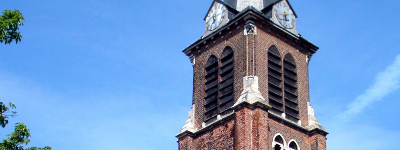 Recente foto van de kerk van Lisp, met aangebouwde doopkapel 