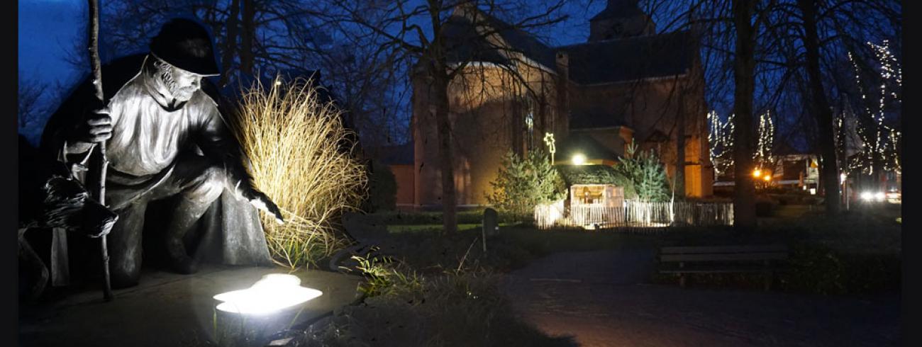 Kerstsfeer bij avond in Lichtaart  © parochie Onze-Lieve-Vrouw Lichtaart