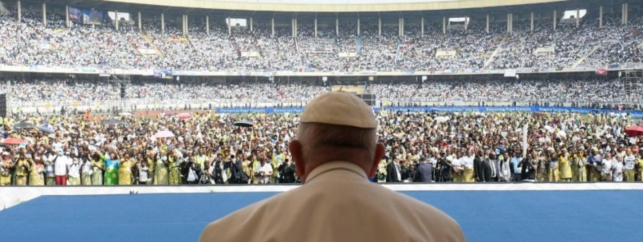 Paus Franciscus tijdens een openluchtmis in Afrika © Vatican Media
