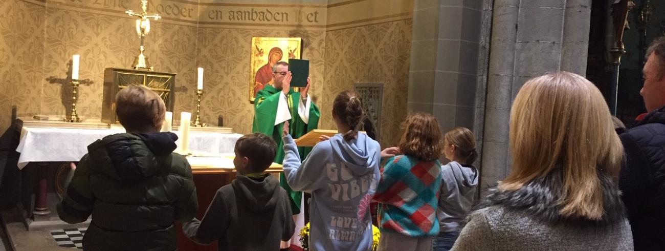 Catechetische viering © kerk in Moorslede