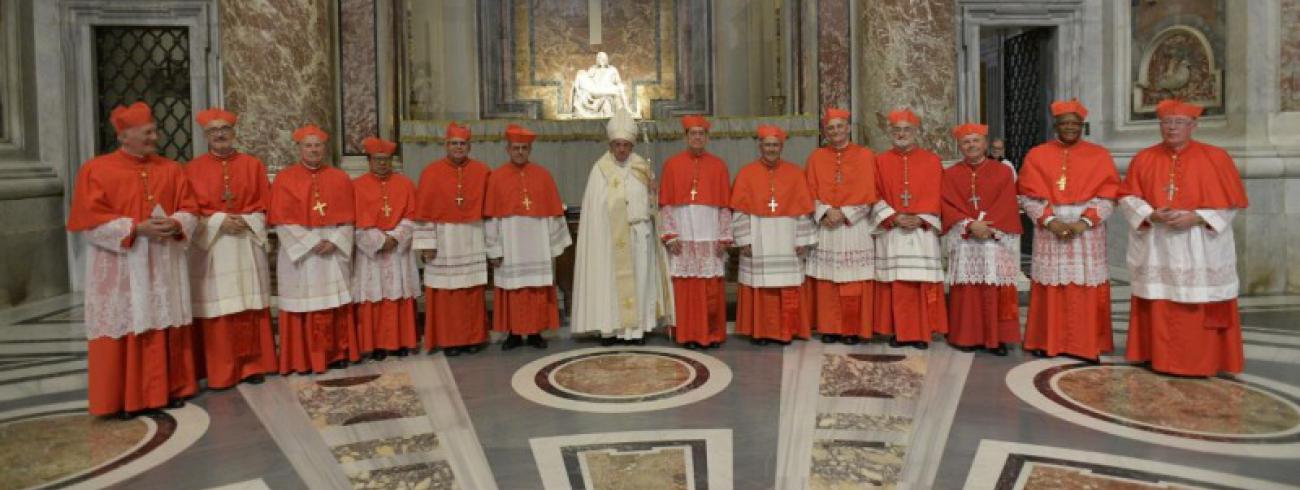 Paus Franciscus met de nieuwe kardinalen © Vatican Media