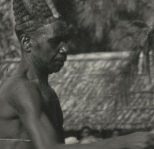 Jezuïet Wauthier de Mahieu raakte geboeid door de harmonieuze Komo in Centraal-Afrika. © Koen Van Loocke