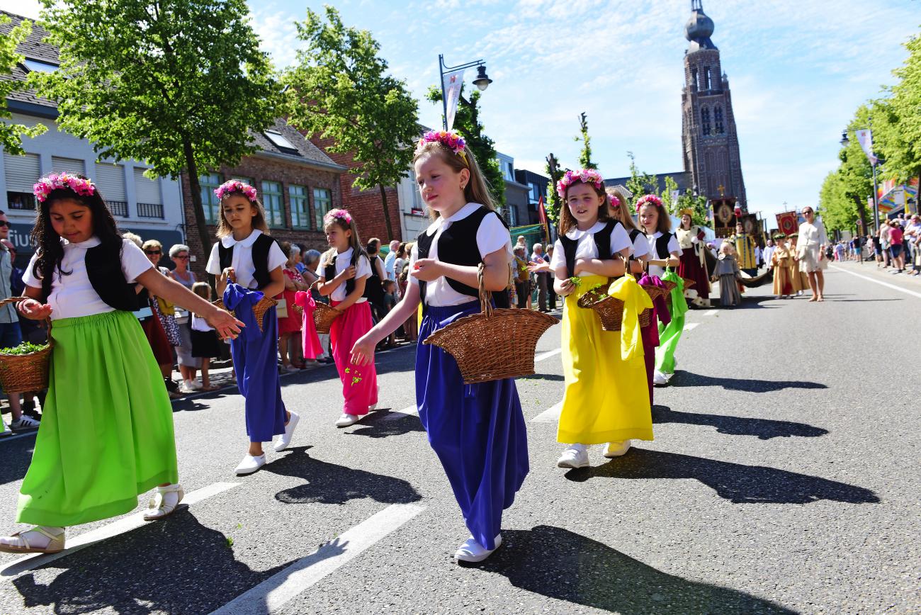 De Heilig Bloedprocessie in Hoogstraten © Mia Uydens De Heilig Bloedprocessie in Hoogstraten © Mia Uydens