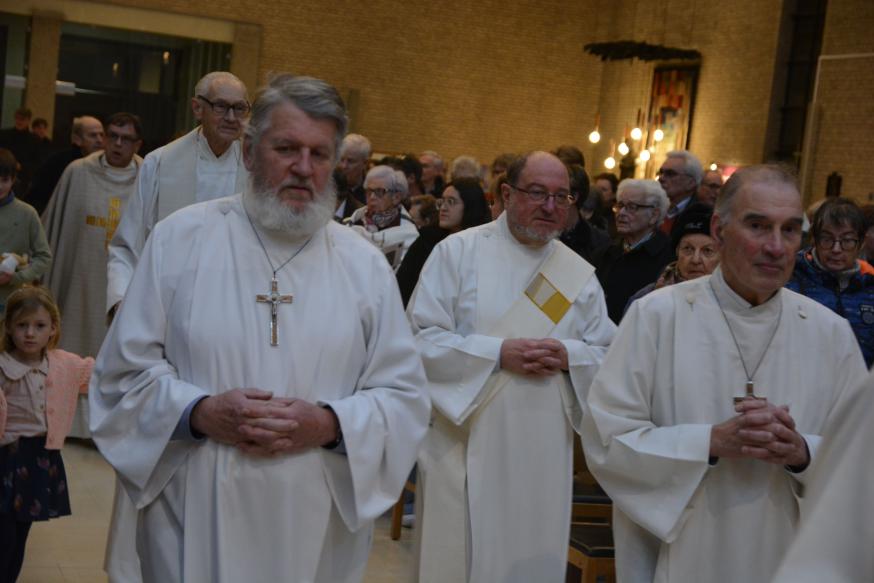 MOOIE VIERINGEN MET KERSTMIS! © Miet Lissens