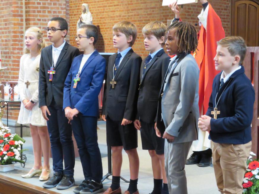 Deze 7 communicanten werden gevormd en ontvingen voor het eerst de communie. © Luc Faems