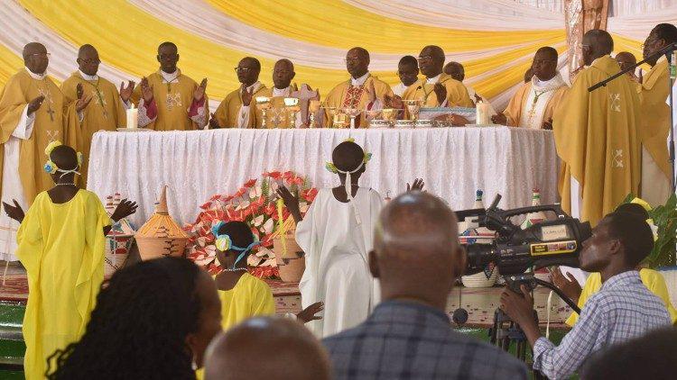 De Jubileumviering in Mont Sion Gikungu © Vatican Media