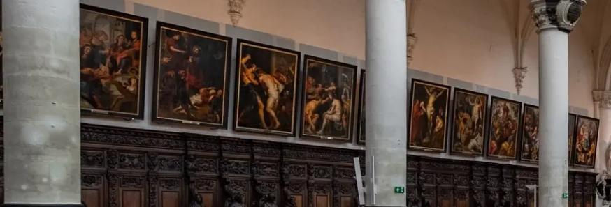 De beroemde schilderijenreeks met 15 mysteries van de rozenkrans in de Antwerpse Sint-Pauluskerk. © Reinhard