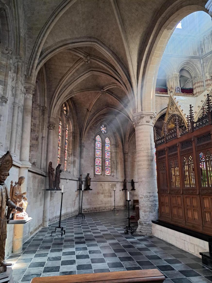 De eeuwenlange stilte in kapel of kerk 