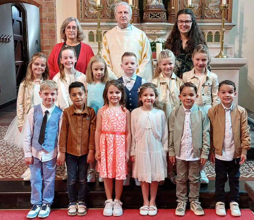 1ste communiecanten Zandvoorde 