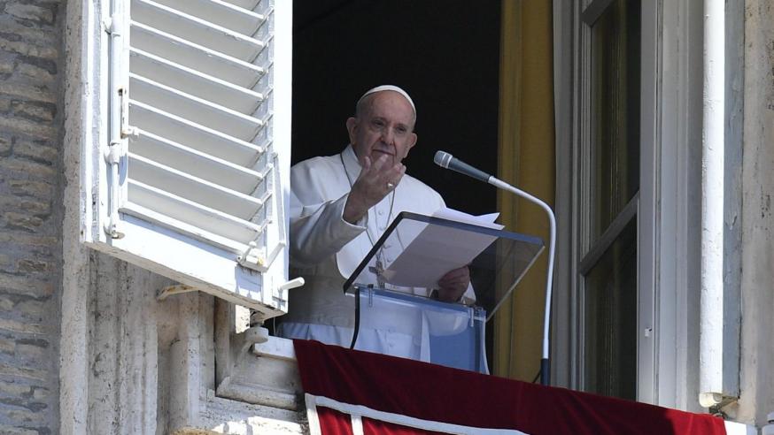 Paus Franciscus tijdens een Regina Coelitoespraak in 2020 © VaticanMedia
