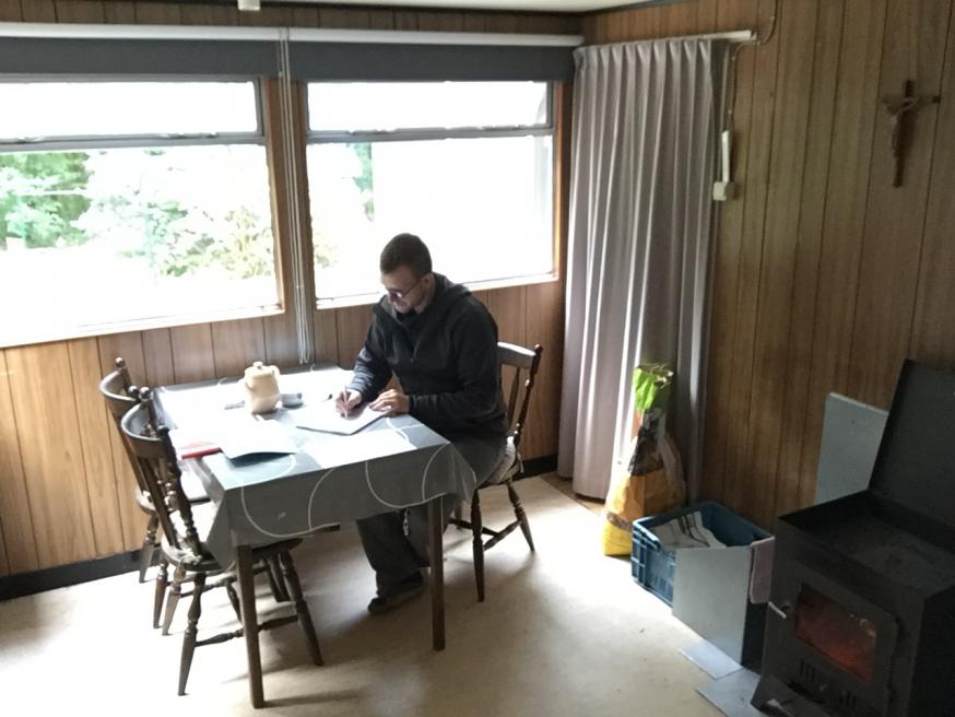 Aan het werk in de cabane  © Bart Lagrange