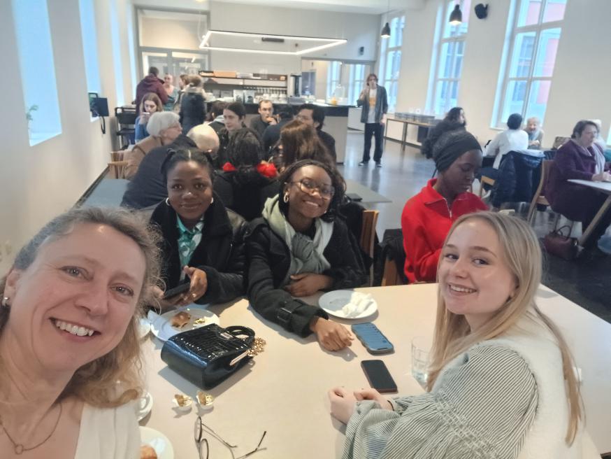 Beatrice en Vanessa worden gedoopt © PM