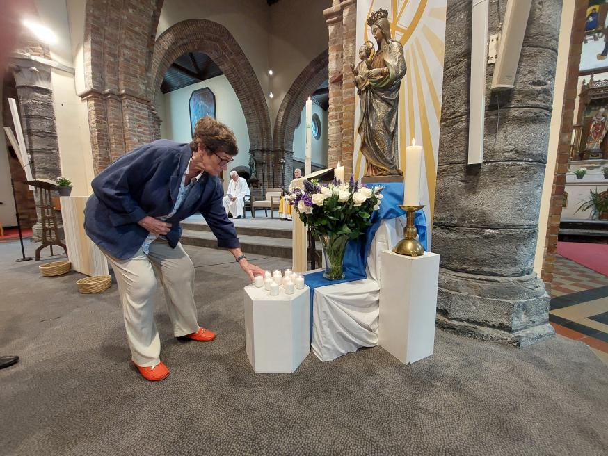 Kaarsjesprocessie 