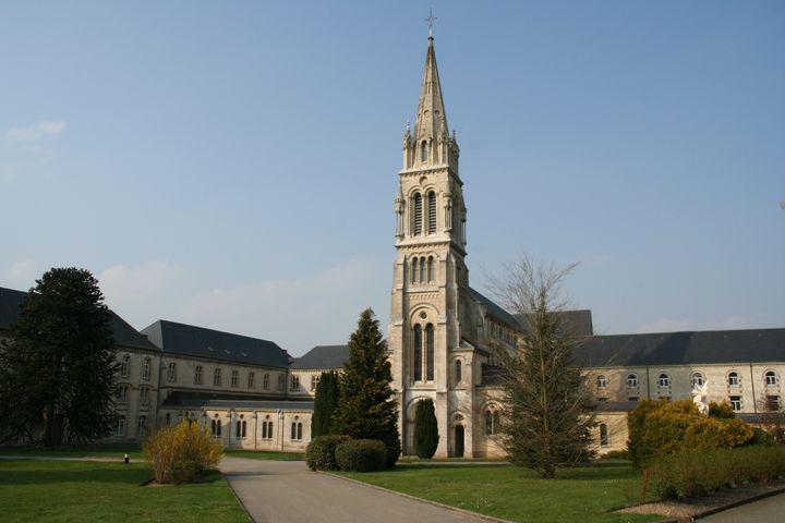 De abdijkerk van de abdij van La Trappe in Soligny © Wikipedia