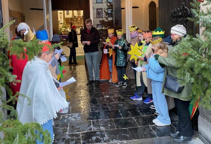 Sterzingen in het portaal van de kerk Sint-Gillis-Waas 