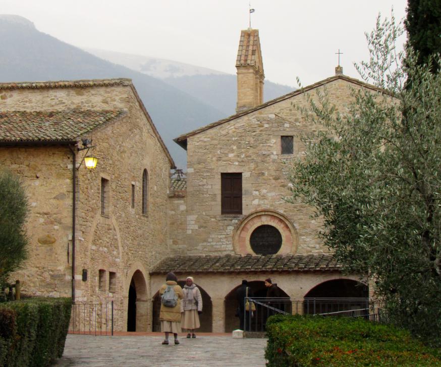 Zicht op het klooster van de clarissen in Assisi. © Babs Mertens Zicht op het klooster van de clarissen in Assisi. © Babs Mertens