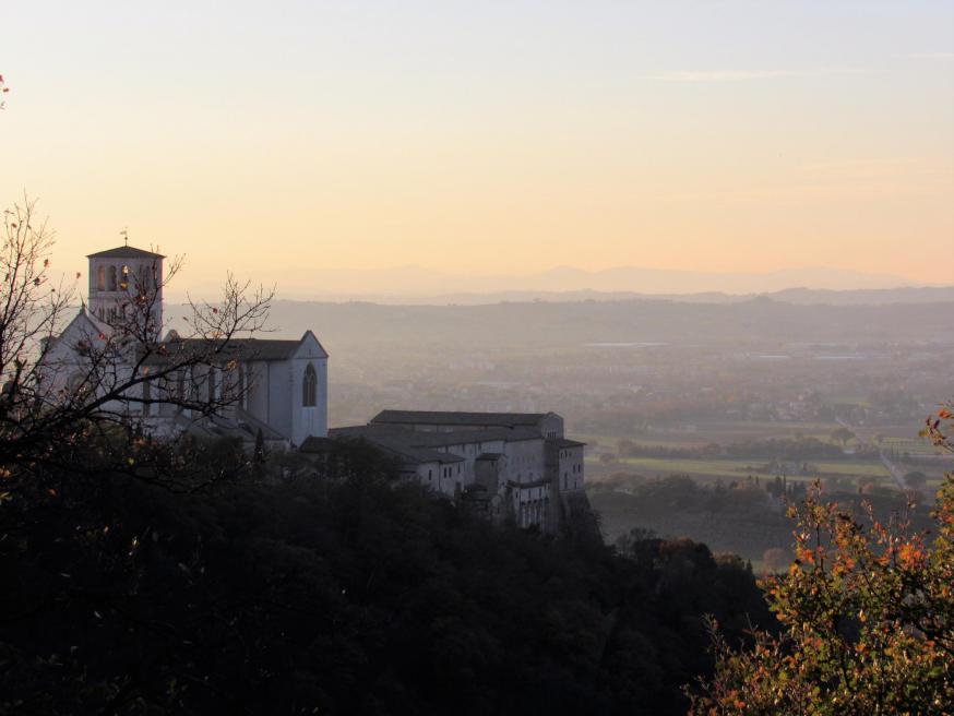 Zicht op de Sint-Franciscusbasiliek in Assisi. © Babs Mertens Zicht op de Sint-Franciscusbasiliek in Assisi. © Babs Mertens