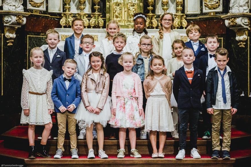 Eerste communie Ruiselede         © Foto Tommy Genbrugge,  waarvoor dank.