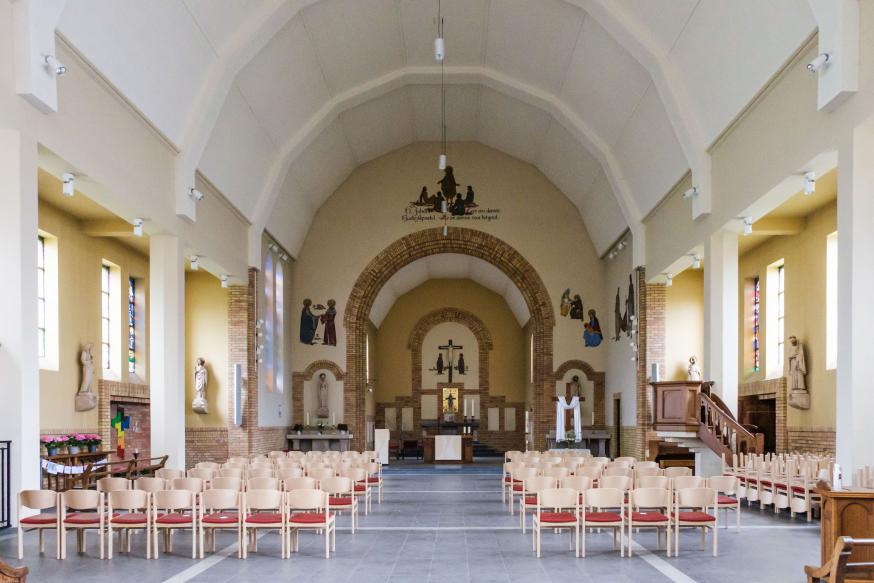 Interieur kerk St Jan Wingene 