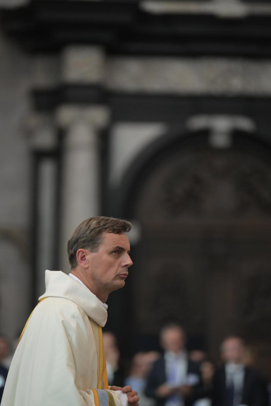 Aartsbisschop Luc Terlinden: ‘Waar zal ons Molokai zijn? Waar zullen we samen heen gaan, als broeders en zusters, om met heel ons leven het Evangelie te verkondigen, zoals Maria aan haar nicht Elisabeth, brandend van het vuur van het Woord?’ © Belga