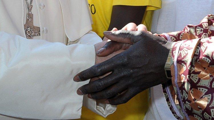 Paus Franciscus in zijn boodschap voor de Werelddag van Vluchtelingen en Migranten: 'Onze toekomst zal solidair én gekleurd zijn' © VaticanMedia Paus Franciscus in zijn boodschap voor de Werelddag van Vluchtelingen en Migranten: 'Onze toekomst zal solidair én gekleurd zijn' © VaticanMedia