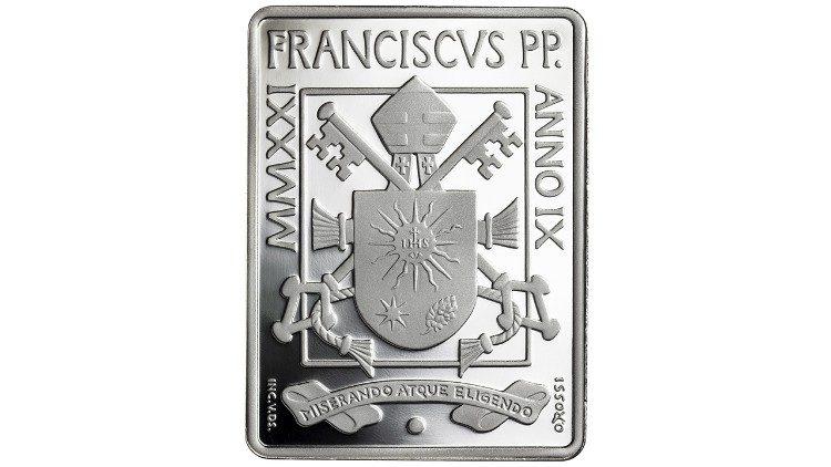 De achterkant van de munten van Vaticaanstad bevatten het wapen van paus Franciscus © Vatican Media