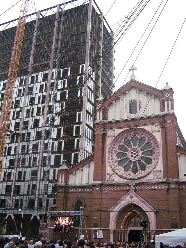 Cathedral Plaza wolkenkrabber © Wikipedia Cathedral Plaza wolkenkrabber © Wikipedia