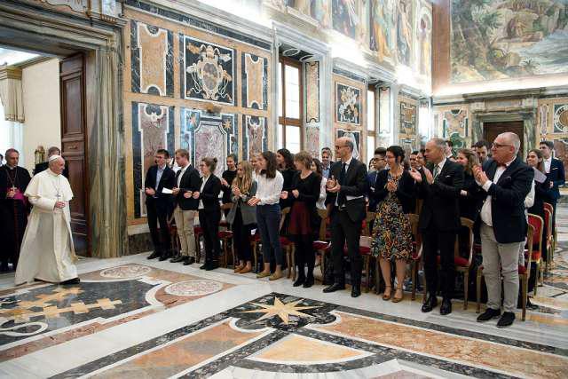 Studenten economie bij paus Franciscus © OSR/SIR