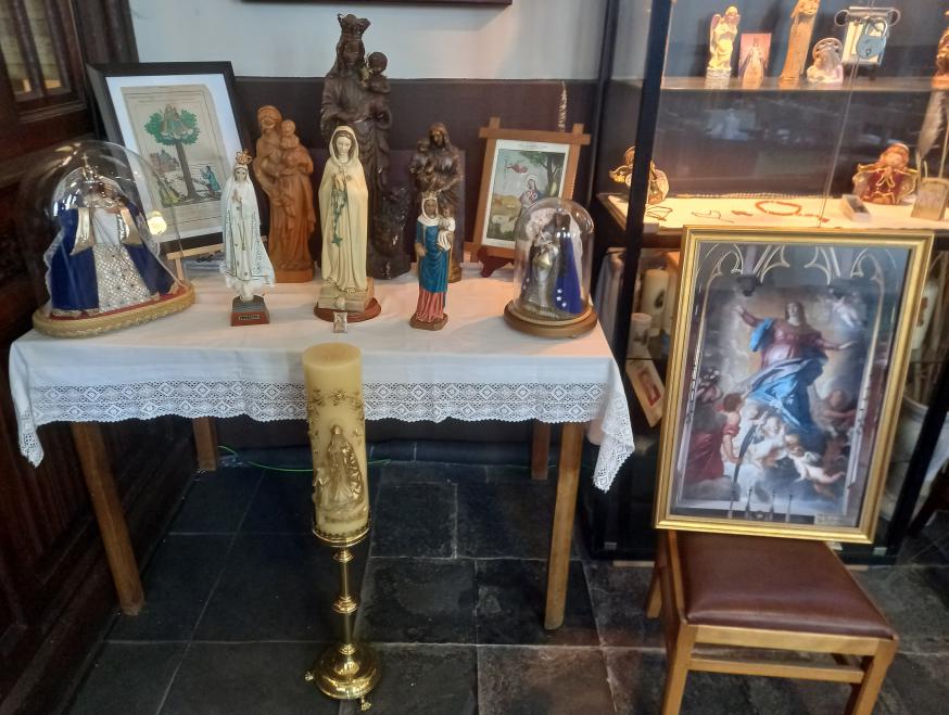 Mariabeelden tentoongesteld in De Klinge 