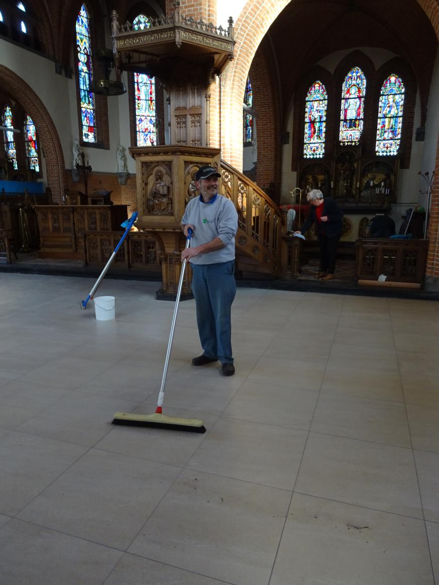 Werken in de kerk © Maurice Fruytier