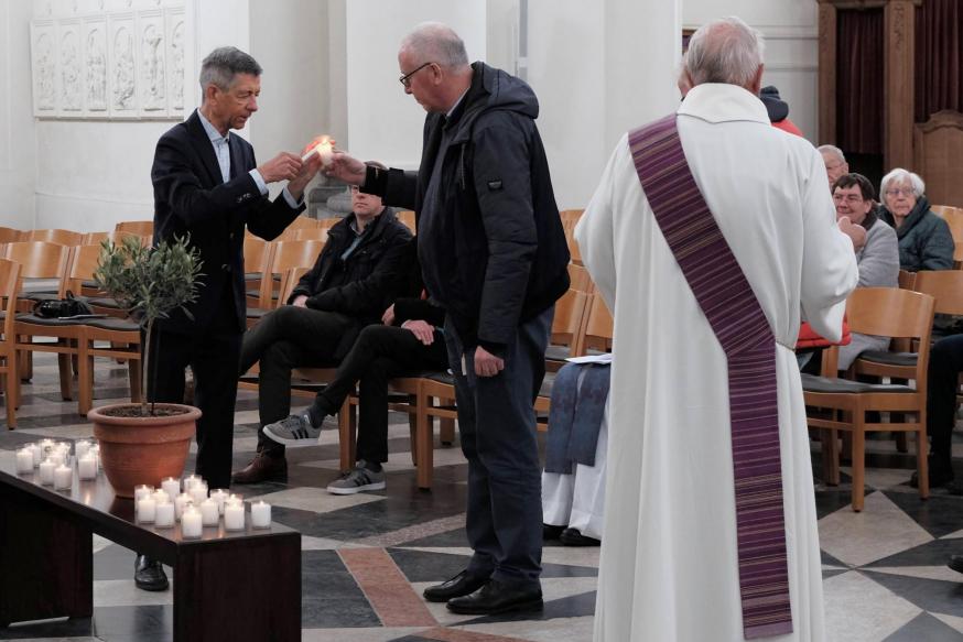 ‘Nieuw verbonden’ gebeds- en bezinningsmoment in de abdijkerk van Vlierbeek © Pastorale zone Leuven aan de Dijle