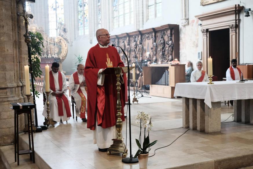 Pinksterviering met volwassenvormsel in de Sint-Kwintenskerk - 2022 © Pastorale zone Leuven aan de Dijle