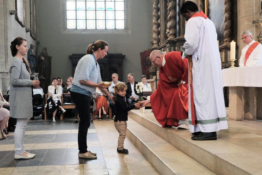 Pinksterviering met volwassenvormsel in de Sint-Kwintenskerk - 2022 © Pastorale zone Leuven aan de Dijle