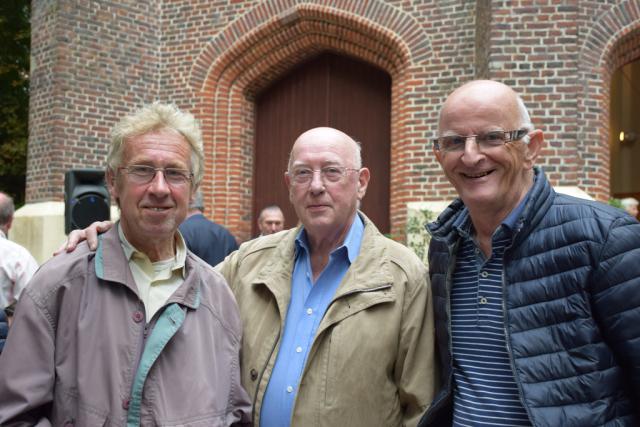 Leuke ontmoetingen na de viering. 