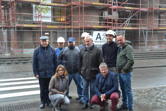 De handen in elkaar slaan voor de werken aan de Sint-Michielskerk © Karen Devroe